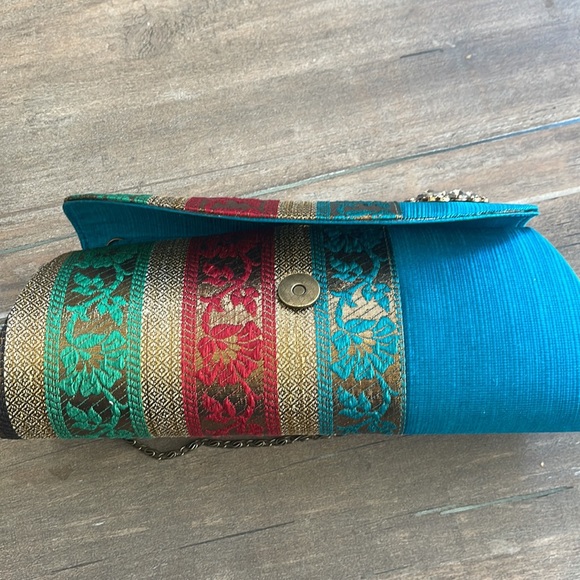 Beautiful clutch - Picture 8 of 10